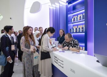 ضمن الفعاليات المتنوعة في أكبر تجمع عالمي لخبراء ومؤسسات استشراف المستقبل ابتكارات وتجارب مستقبلية وورش عمل وإطلاق كتبٍ لمؤلفين عالميين في أول أيام “منتدى دبي للمستقبل 2025 “